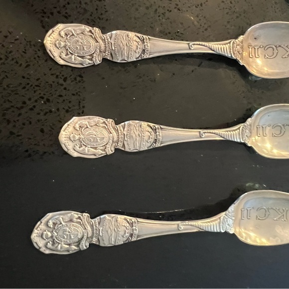 Huge Lot of Antique and Souvenir Sterling Silver Spoons - Picture 13 of 16